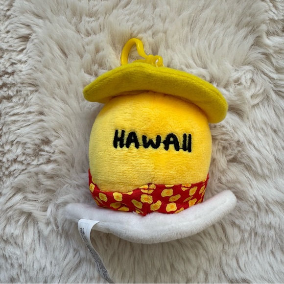 Gudetama Hawaii Exclusive Plush Keychain - Picture 3 of 6